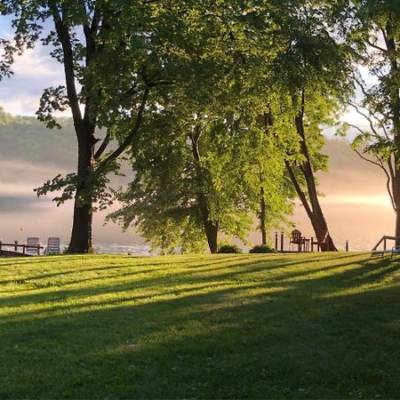 The Elms Waterfront Cottages Lake Luzerne Εξωτερικό φωτογραφία